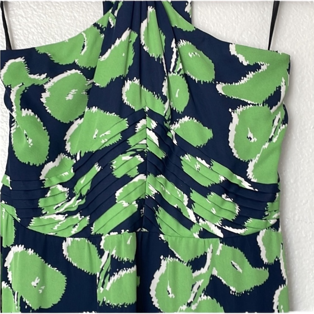 Tory Burch Eloriane Navy/Green Leaf Print Silk
Halter Dress Size 8 - Picture 7 of 14